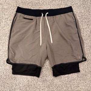 Vuori Men's Stockton Athletic Shorts in Grey